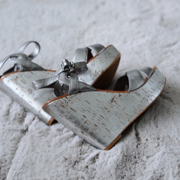 Lauren Ralph Lauren Silver Wedges New - Picture 7 of 8